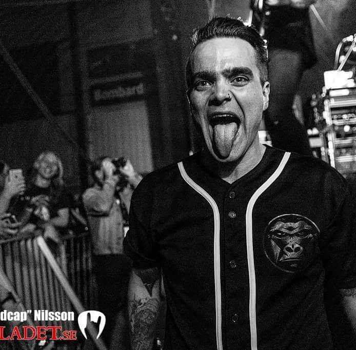 Frontman söker lite nytt gött