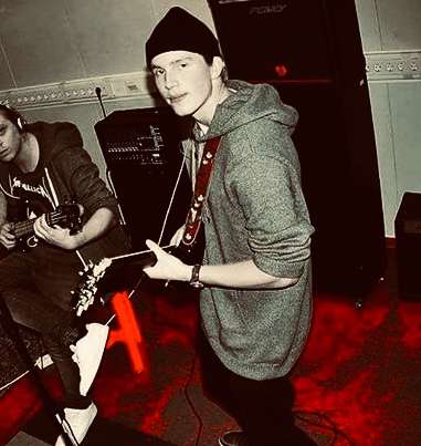 Driven gitarrist söker band/medlemmar