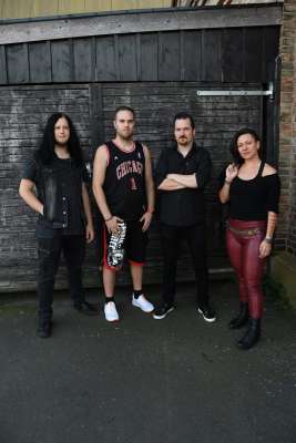 Wicked Wendy söker gitarrist