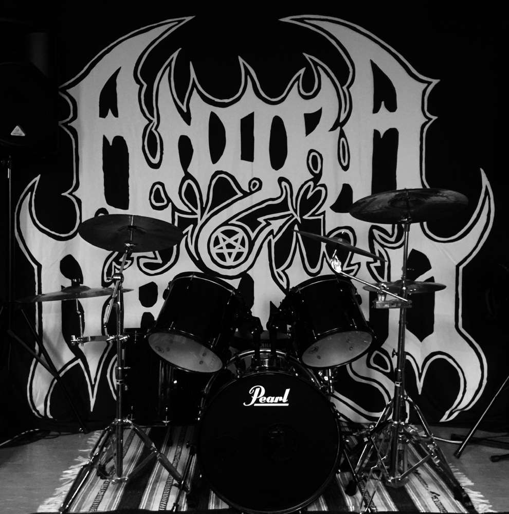 Melodisk Black Metal Trummis sökes