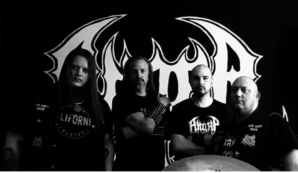Black Metal band söker sångare