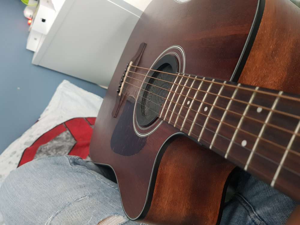 Guitarist looking for band