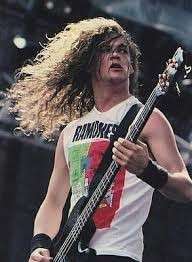 Memento söker bassist